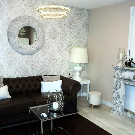 Apartment Entire , 2 Bedrooms Newly Remodeled Center Barcelona *