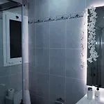 Entire , 2 Bedrooms Newly Remodeled Center Barcelona Апартаменты