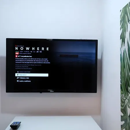 Entire , 2 Bedrooms Newly Remodeled Center Barcelona * סיטגס