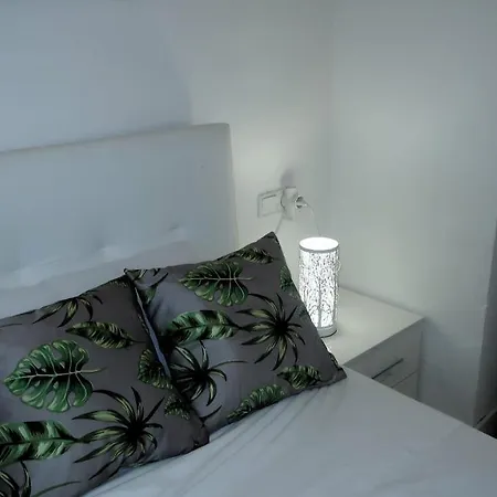 Entire , 2 Bedrooms Newly Remodeled Center Barcelona Sitges