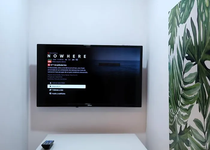 Entire , 2 Bedrooms Newly Remodeled Center Barcelona * סיטגס