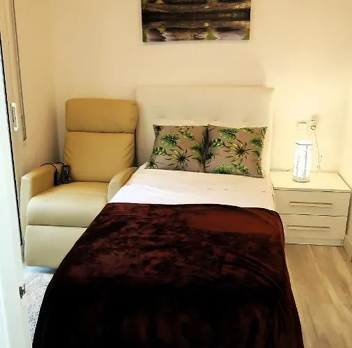 Entire , 2 Bedrooms Newly Remodeled Center Barcelona