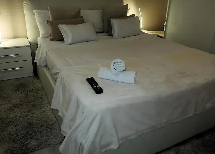 Entire , 2 Bedrooms Newly Remodeled Center Barcelona Sitges