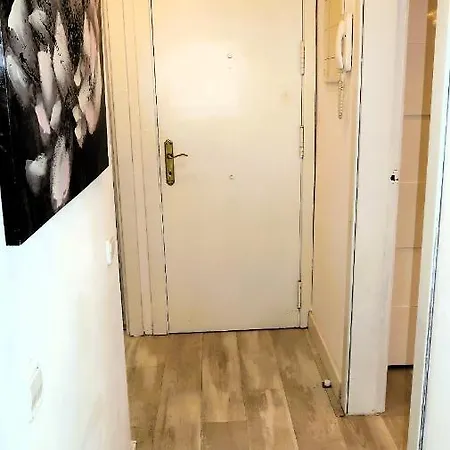 Entire , 2 Bedrooms Newly Remodeled Center Barcelona *