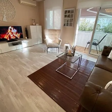 Entire , 2 Bedrooms Newly Remodeled Center Barcelona *