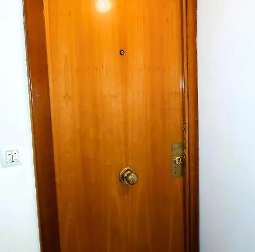 Entire , 2 Bedrooms Newly Remodeled Center Barcelona Apartament *