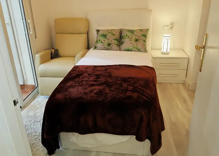 Entire , 2 Bedrooms Newly Remodeled Center Barcelona